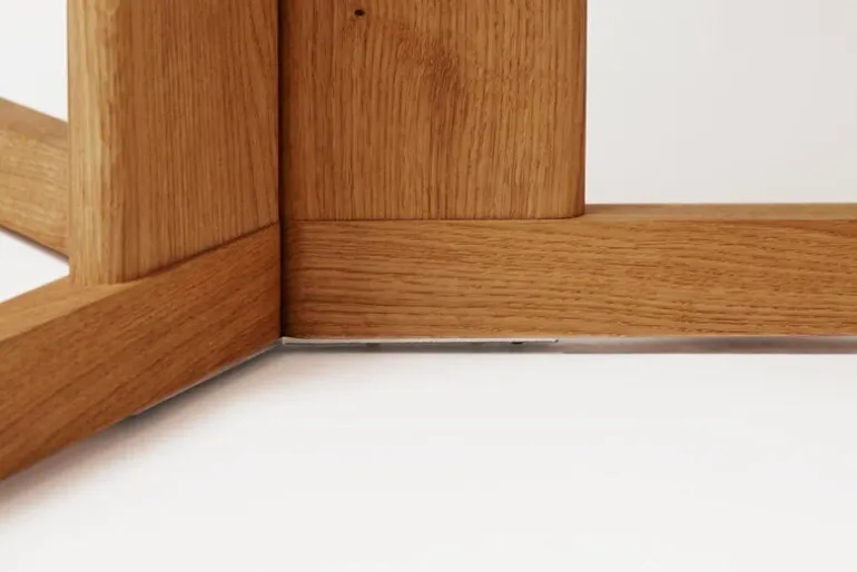 Form & Refine Trefoil table, 75 cm, oak