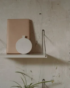 Frama D20 shelf, 40 cm, warm white steel