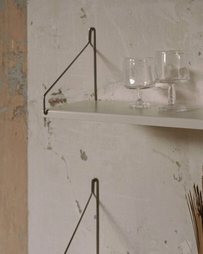 Frama D20 shelf, 40 cm, warm white steel