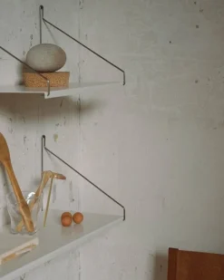 Frama D20 shelf, 40 cm, warm white steel