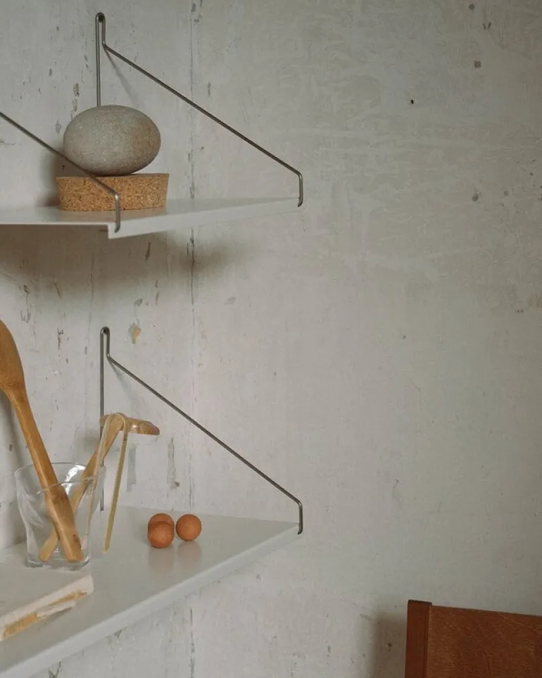 Frama D20 shelf, 40 cm, warm white steel