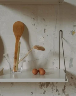 Frama D20 shelf, 80 cm, warm white steel