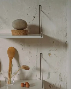 Frama D20 shelf, 80 cm, warm white steel