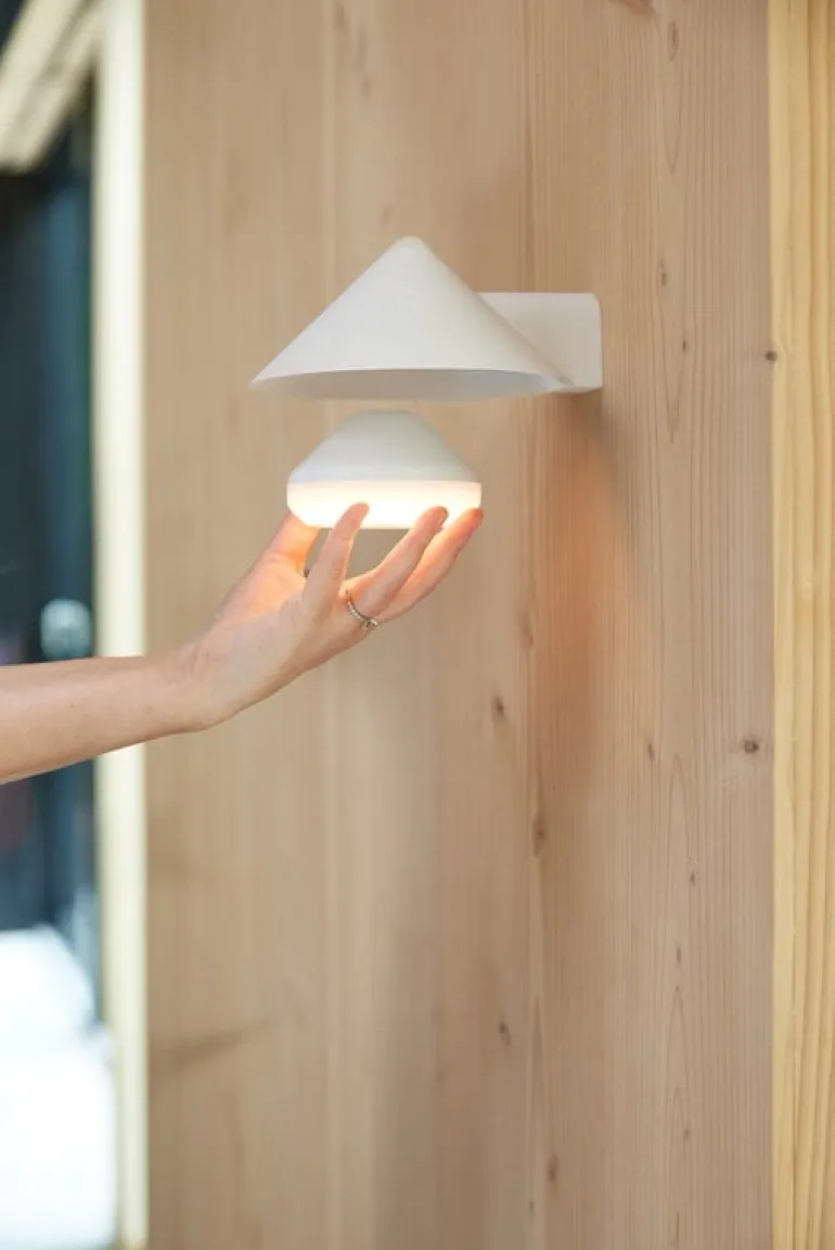 Frandsen Grasp rechargeable wall lamp, matt white