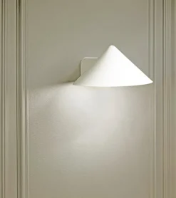 Frandsen Grasp rechargeable wall lamp, matt white