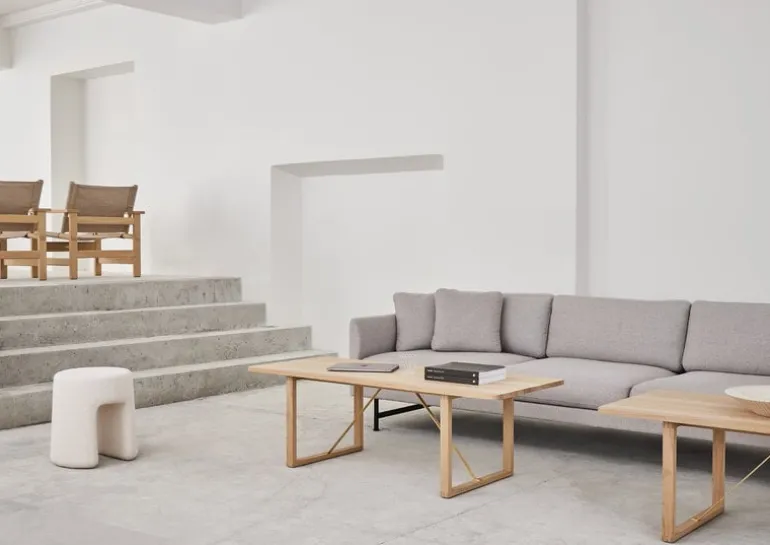 Fredericia BM67 coffee table, soaped oak - brass