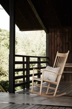 Fredericia J16 rocking chair, soaped oak