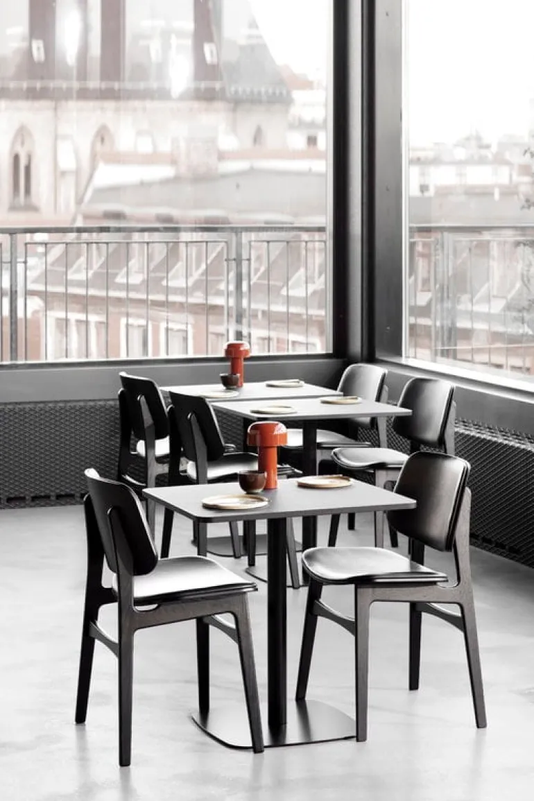 Fredericia Søborg chair 3052, wood base, black oak - black leather