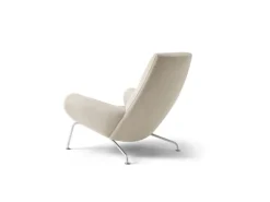 Fredericia Wegner Queen lounge chair, brushed chrome - light beige