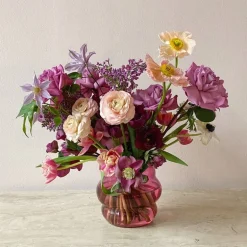 Fundamental Berlin Muse vase, medium, rubine