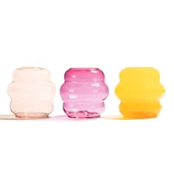 Fundamental Berlin Muse vase, medium, rubine