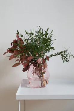 Fundamental Berlin Muse vase, medium, rubine