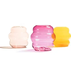 Fundamental Berlin Muse vase, medium, saffron