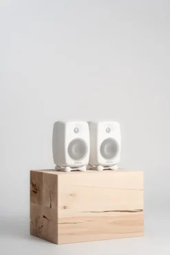 Genelec G Two (B) active speaker, white
