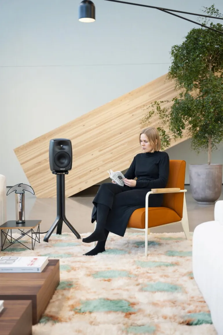 Genelec Triol speaker stand, black