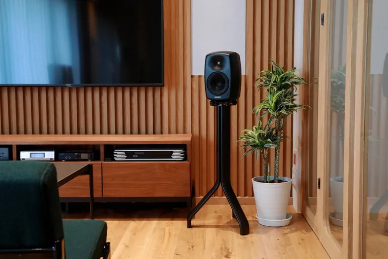 Genelec Triol speaker stand, black