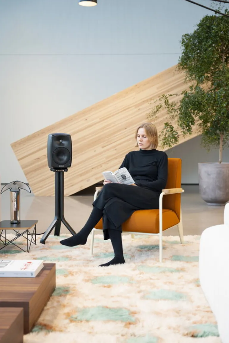 Genelec Triol speaker stand, black