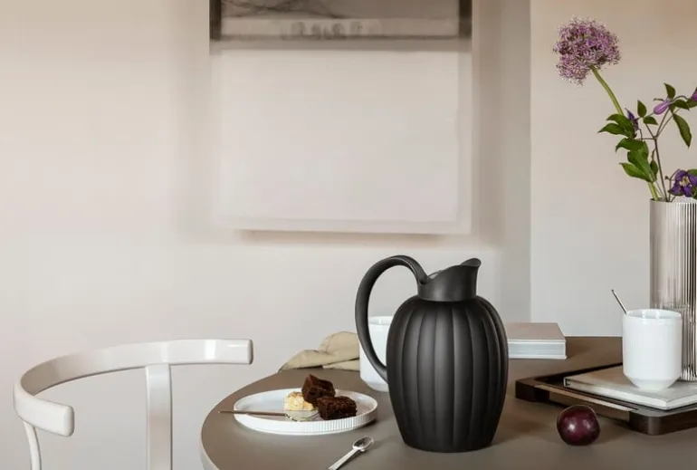 Georg Jensen Bernadotte Thermo jug, 1 L, midnight black