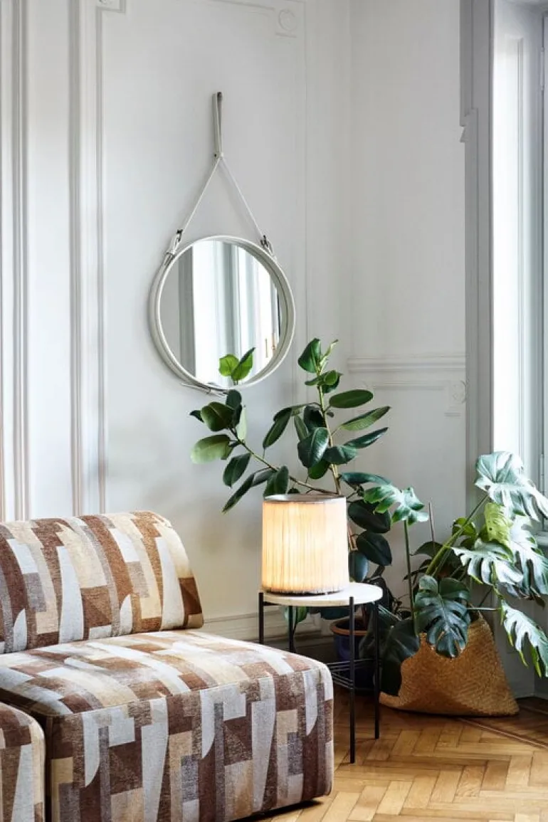 GUBI Adnet mirror, M, cream leather