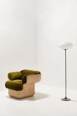 GUBI Basket lounge chair, rattan - Mumble 40