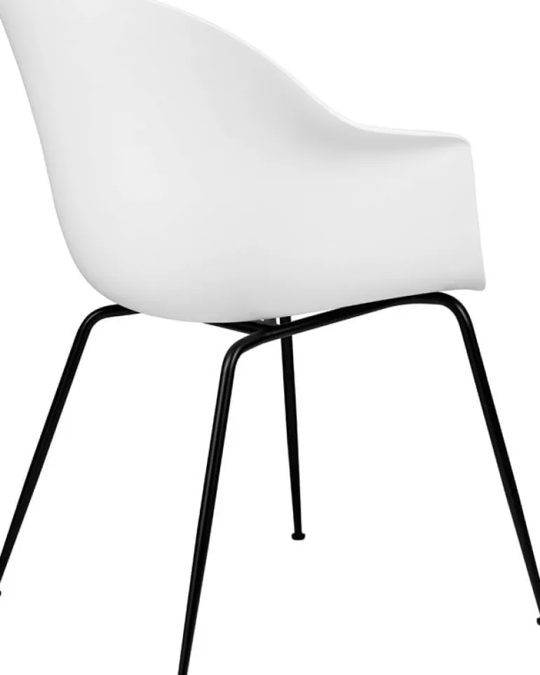 GUBI Bat chair, pure white - black base