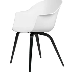 GUBI Bat chair, pure white - black beech base