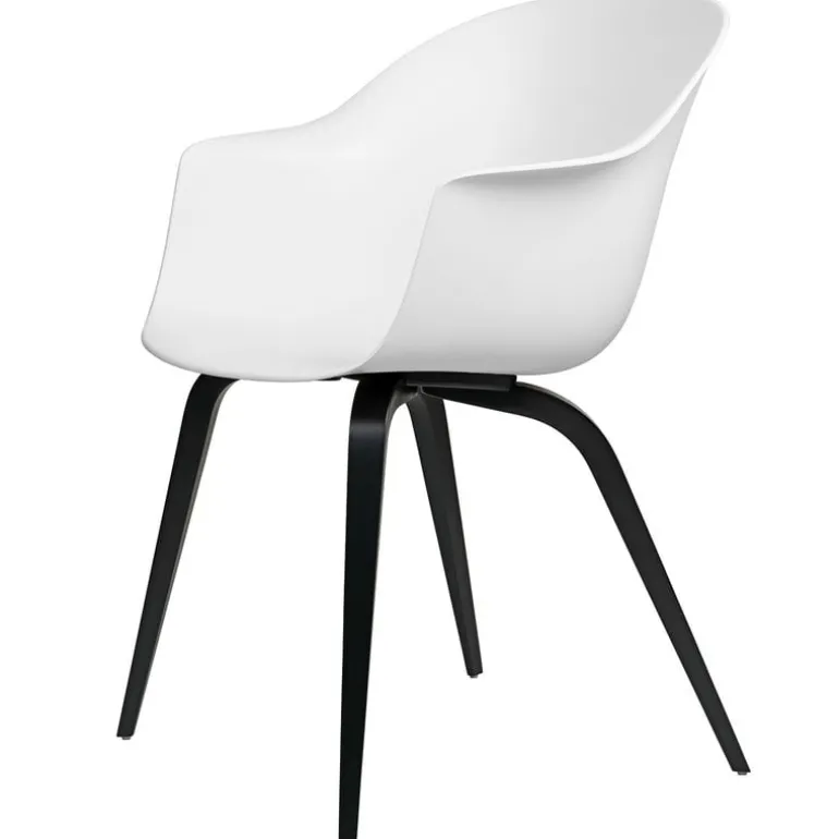 GUBI Bat chair, pure white - black beech base
