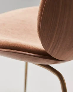 GUBI Beetle chair, antique brass - walnut - Belsuede Sp. 132