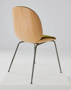 GUBI Beetle chair, black chrome - oak - Mumble 40
