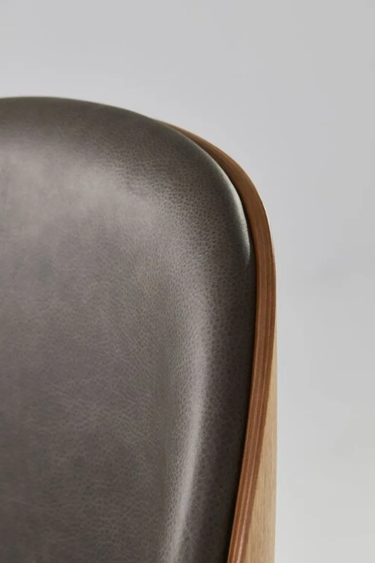 GUBI Beetle chair, black chrome - oak - grey leather Soft