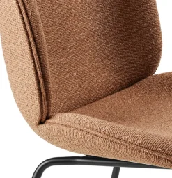 GUBI Beetle chair, full.upholst.,conic matt black, Around boucle 032