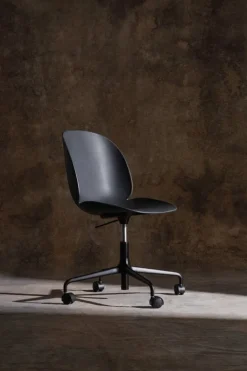 GUBI Beetle meeting chair w/ castors, height-adjustable, black