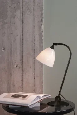 GUBI Bestlite BL1 table lamp, black brass - bone china
