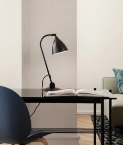 GUBI Bestlite BL2 table lamp, black brass