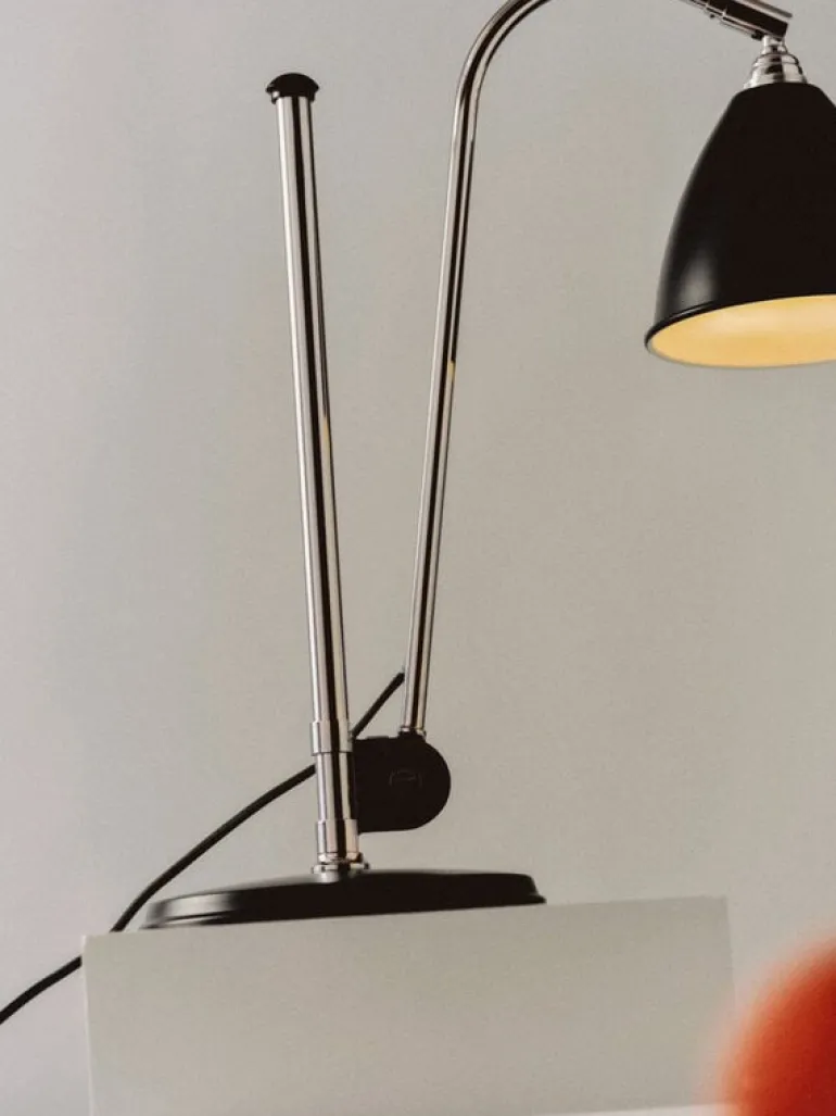 GUBI Bestlite BL1 table lamp, chrome - black