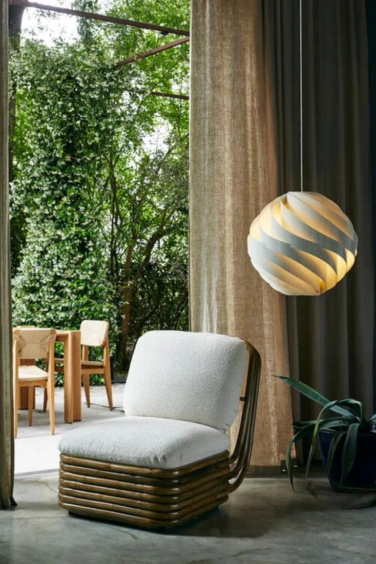 GUBI Bohemian 72 lounge chair, rattan - Diagonal Boucle 007