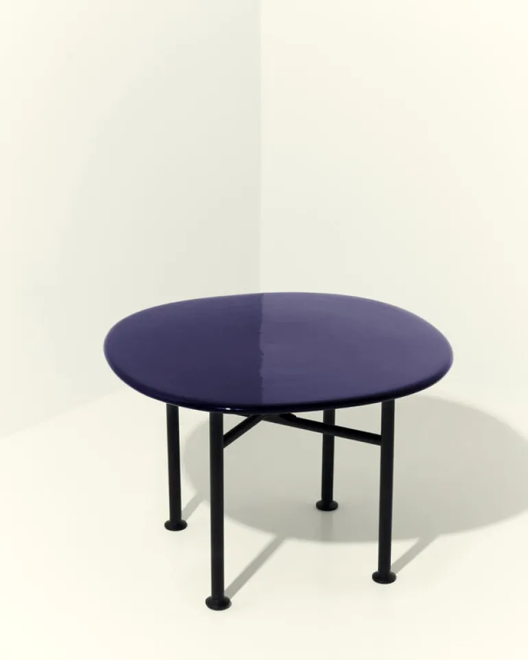 GUBI Carmel coffee table, 60 x 60 cm, black semi matt - pacific blue
