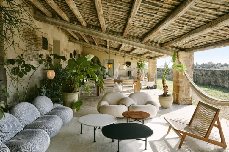 GUBI Carmel coffee table, 87,5 x 70 cm, black - midnight black