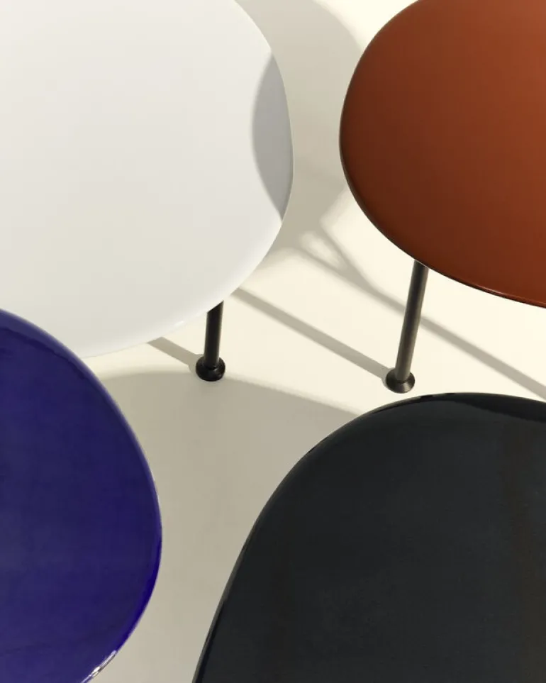 GUBI Carmel coffee table, 87,5 x 70 cm, black - midnight black