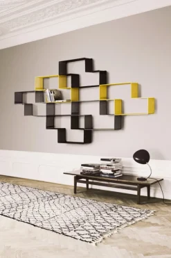 GUBI Cobra table lamp, black semi matt