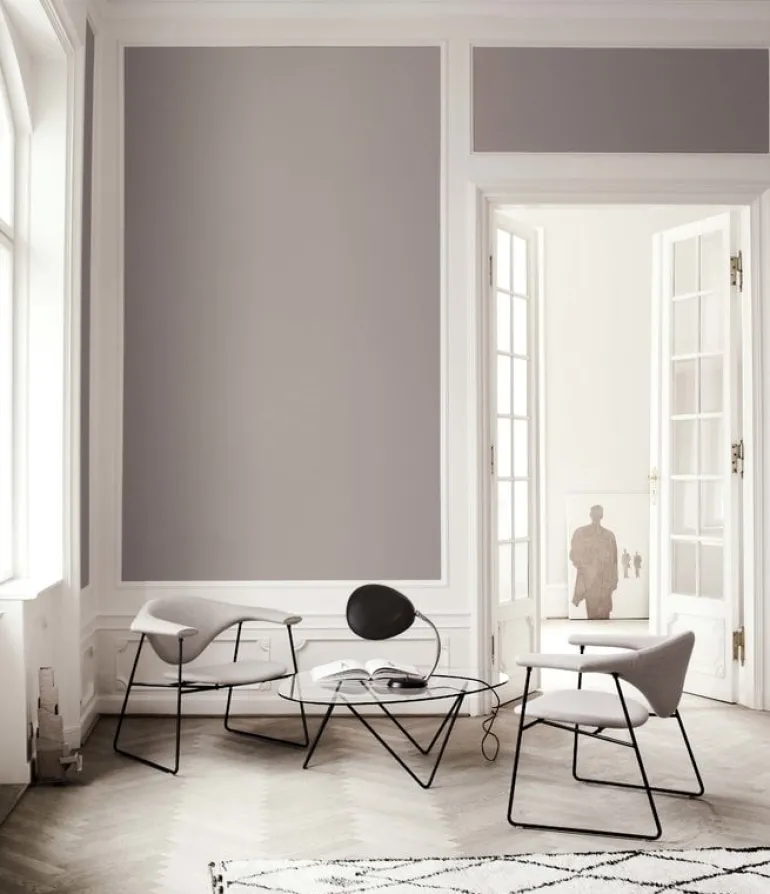 GUBI Cobra table lamp, black semi matt