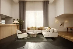 GUBI Cobra wall lamp, white