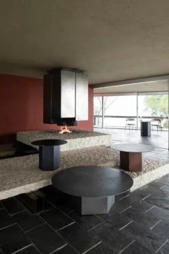 GUBI Epic coffee table, round, 110 cm, midnight black steel