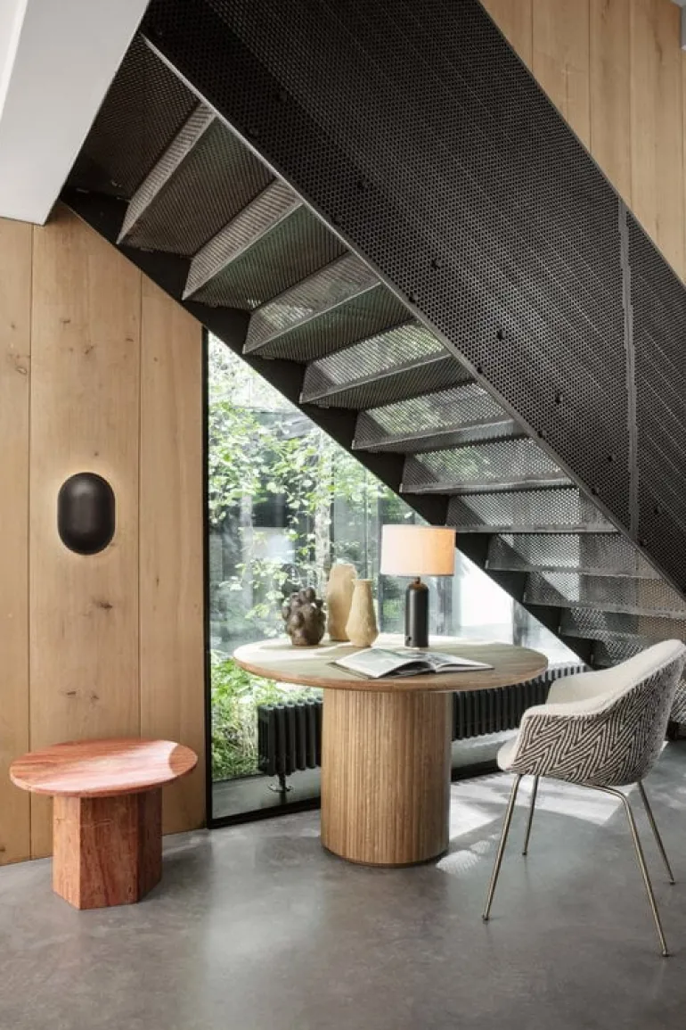 GUBI Epic coffee table, round, 60 cm, red travertine