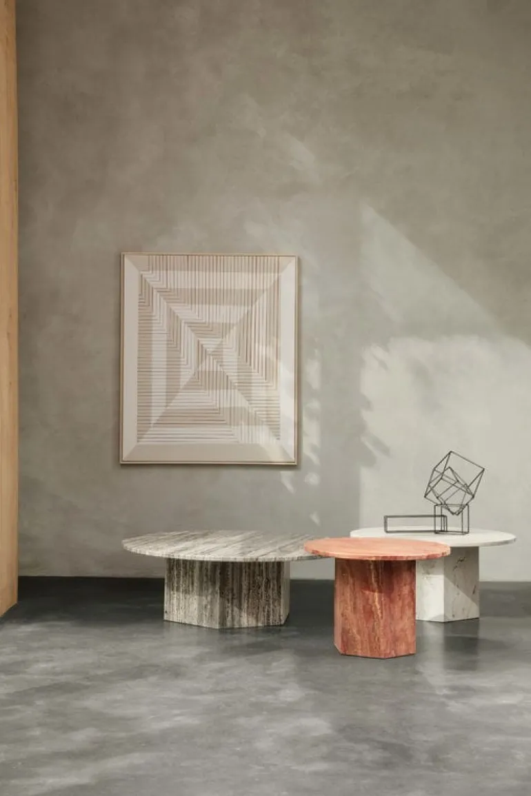 GUBI Epic coffee table, round, 60 cm, red travertine