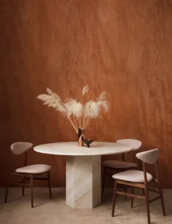 GUBI Epic dining table, round, 130 cm, white travertine