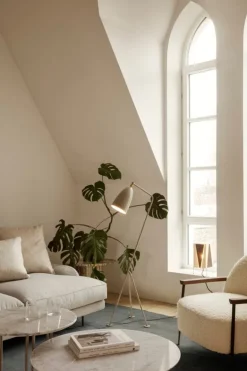 GUBI Flaneur 3-seater sofa, antique brass - Indianskop 15