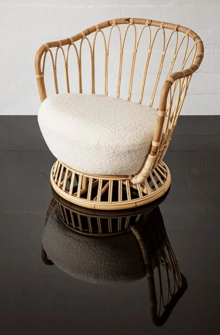 GUBI Grace lounge chair, Karakorum 001