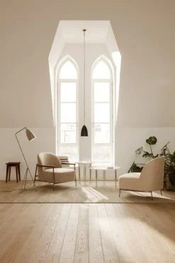 GUBI Gräshoppa pendant lamp, jet black