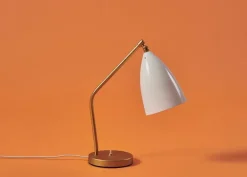 GUBI Gräshoppa table lamp, alabaster white, glossy